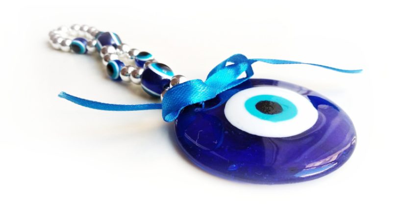 Nazar Boncuğu: Kökeni, Kültürel Yayılımı ve İslam’daki Konumu